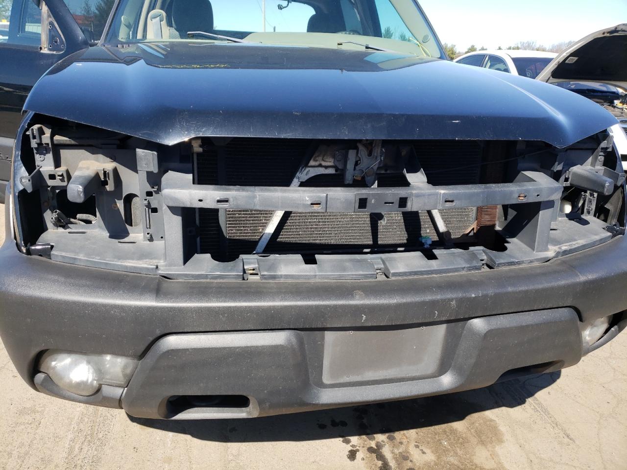 Photo 9 from auction – 2004 CHEVROLET AVALANCHE with VIN 3GNEK12T94G273654