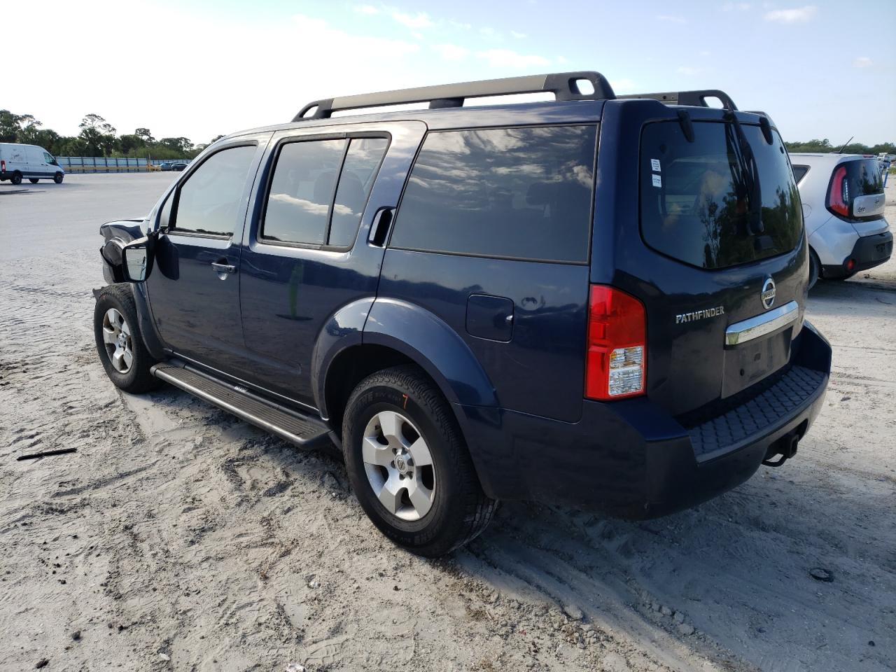 Photo 3 from auction – 2008 NISSAN PATHFINDER with VIN 5N1AR18U18C626332