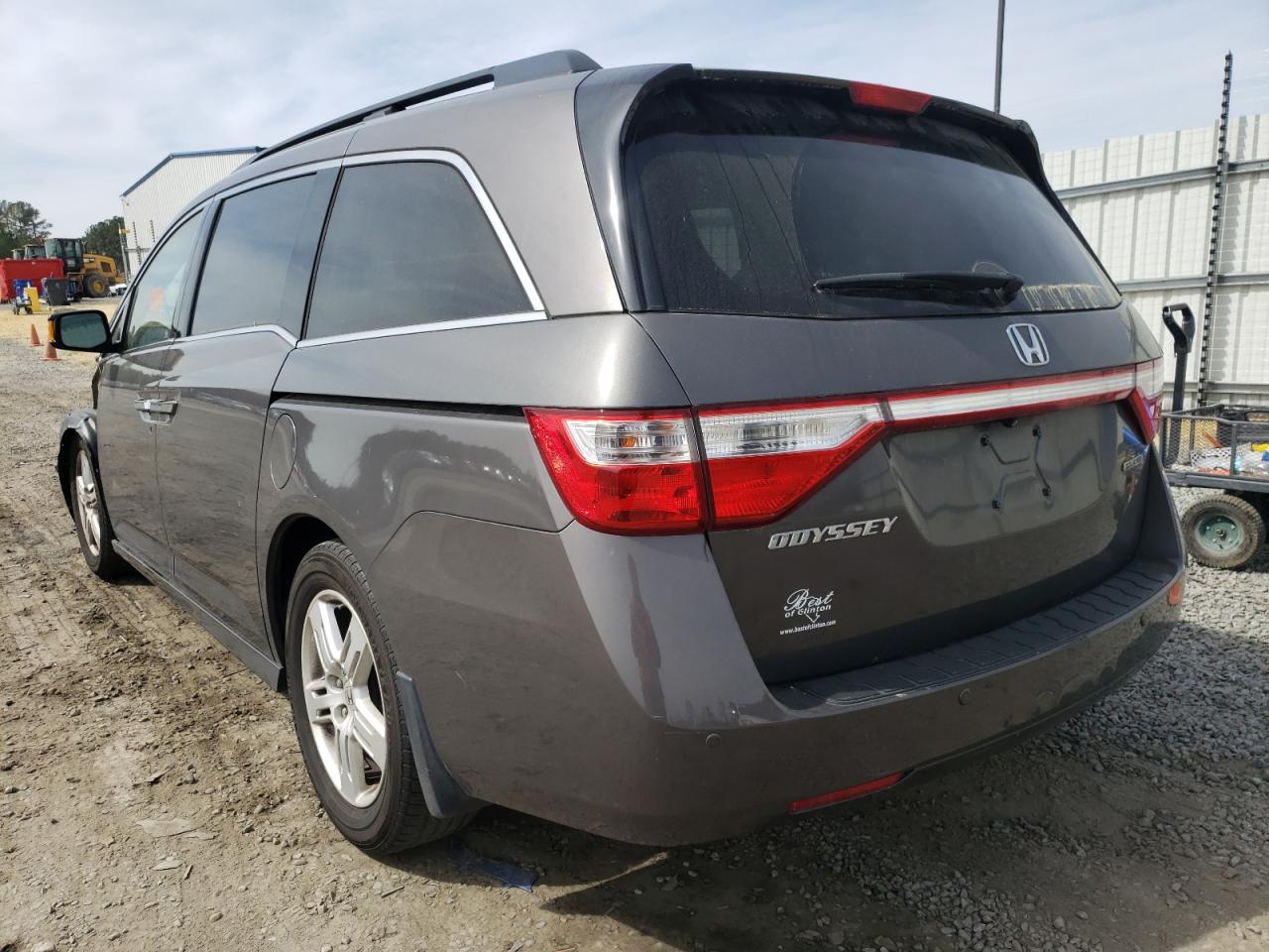 Photo 3 from auction – 2011 HONDA ODYSSEY TO with VIN 5FNRL5H98BB039664