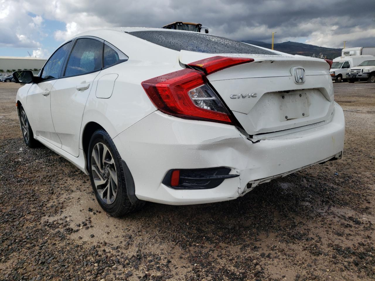 Photo 9 from auction – 2016 HONDA CIVIC EX with VIN 2HGFC2F73GH553282