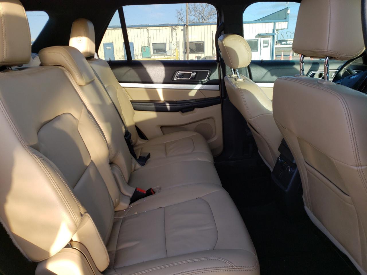 Photo 6 from auction – 2017 FORD EXPLORER X with VIN 1FM5K7DH0HGA58889