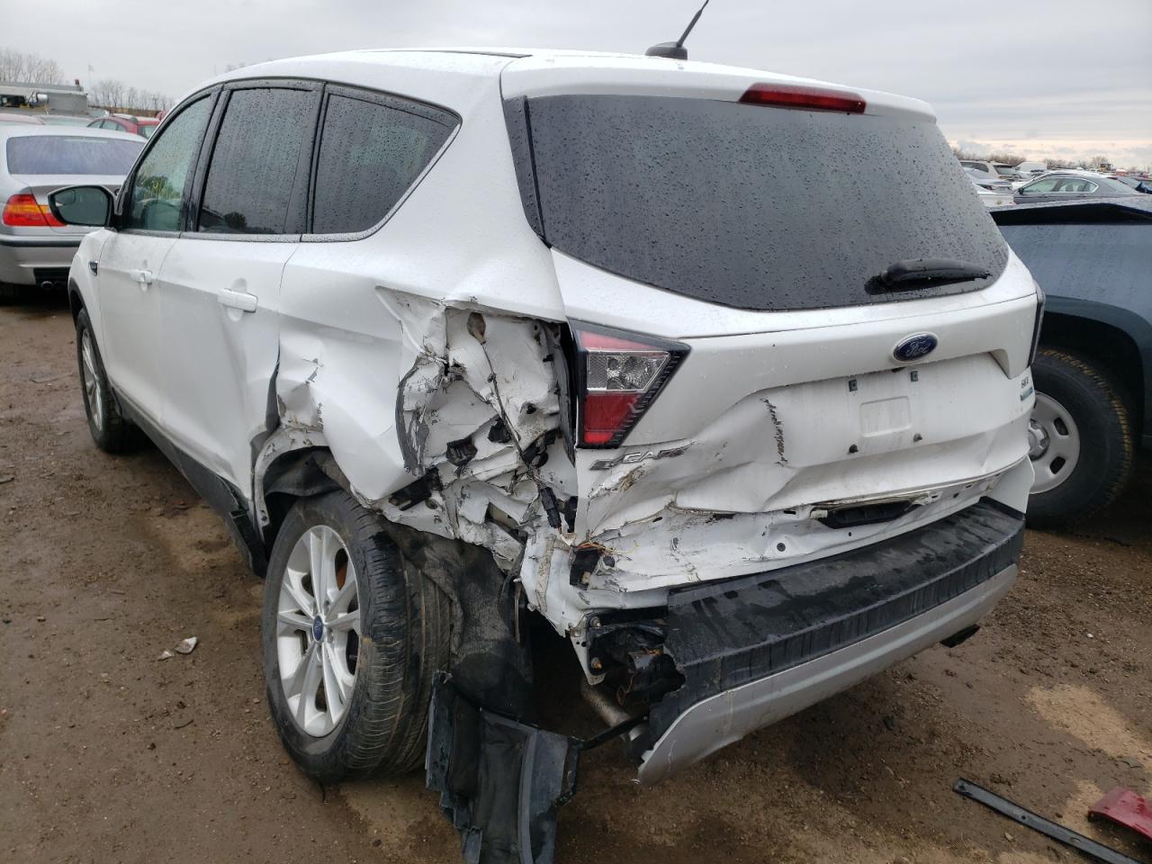 Photo 3 from auction – 2017 FORD ESCAPE SE with VIN 1FMCU9GD7HUA29350