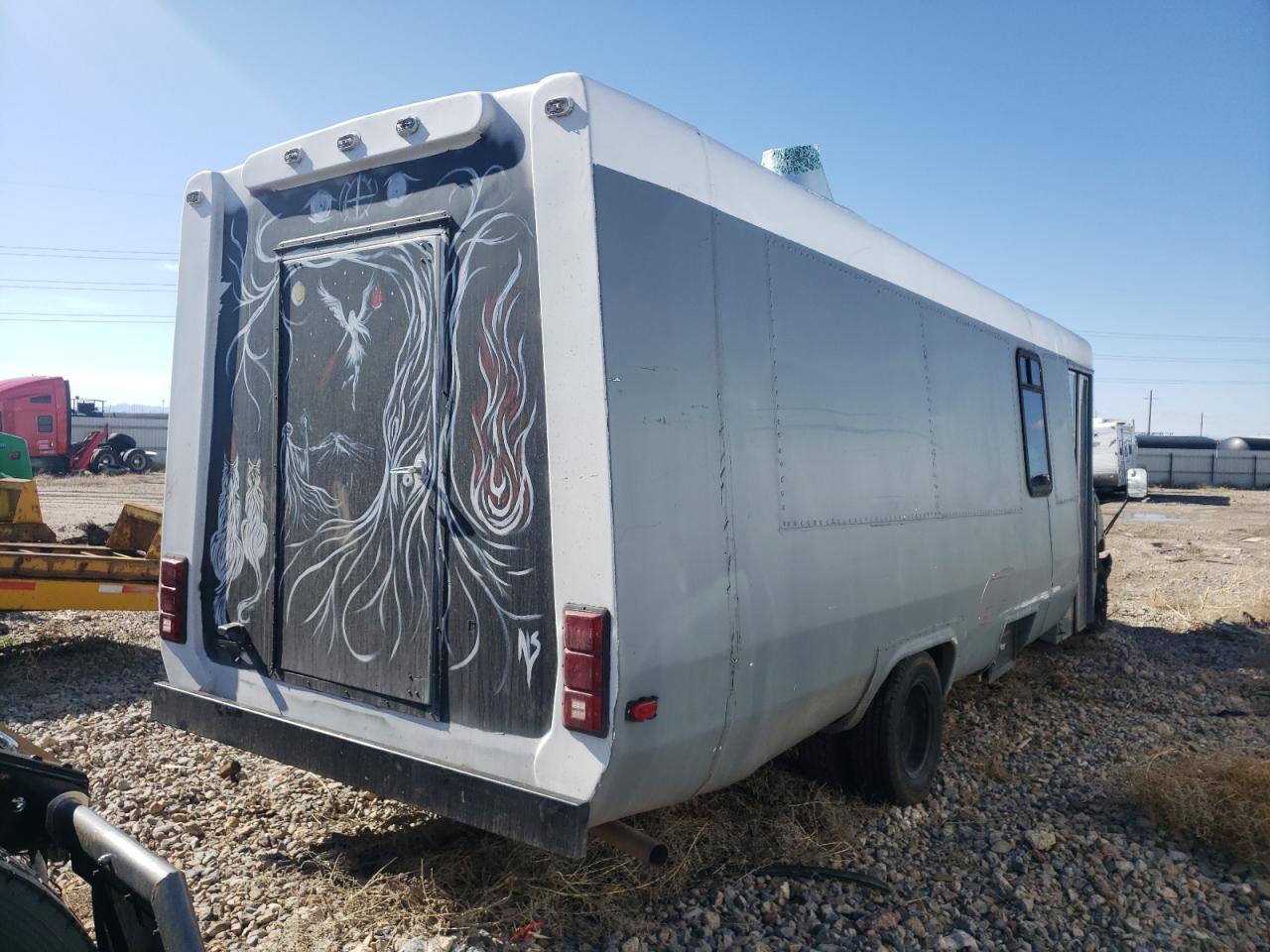 Photo 4 from auction – 1998 FORD ECONOLINE with VIN 1FDXE40SXWHB02372