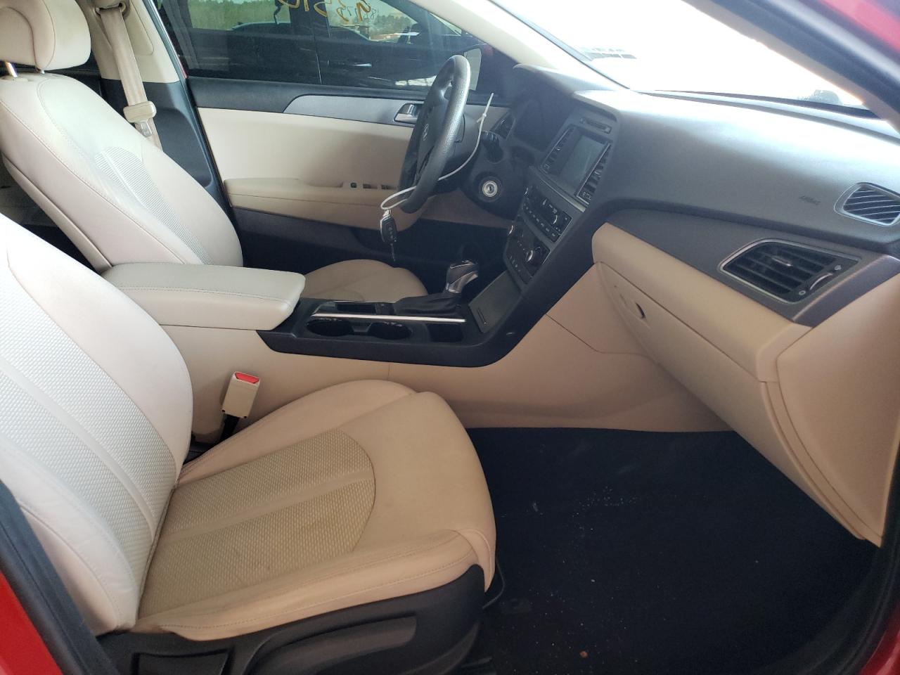 Photo 5 from auction – 2017 HYUNDAI SONATA SE with VIN 5NPE24AF7HH512718