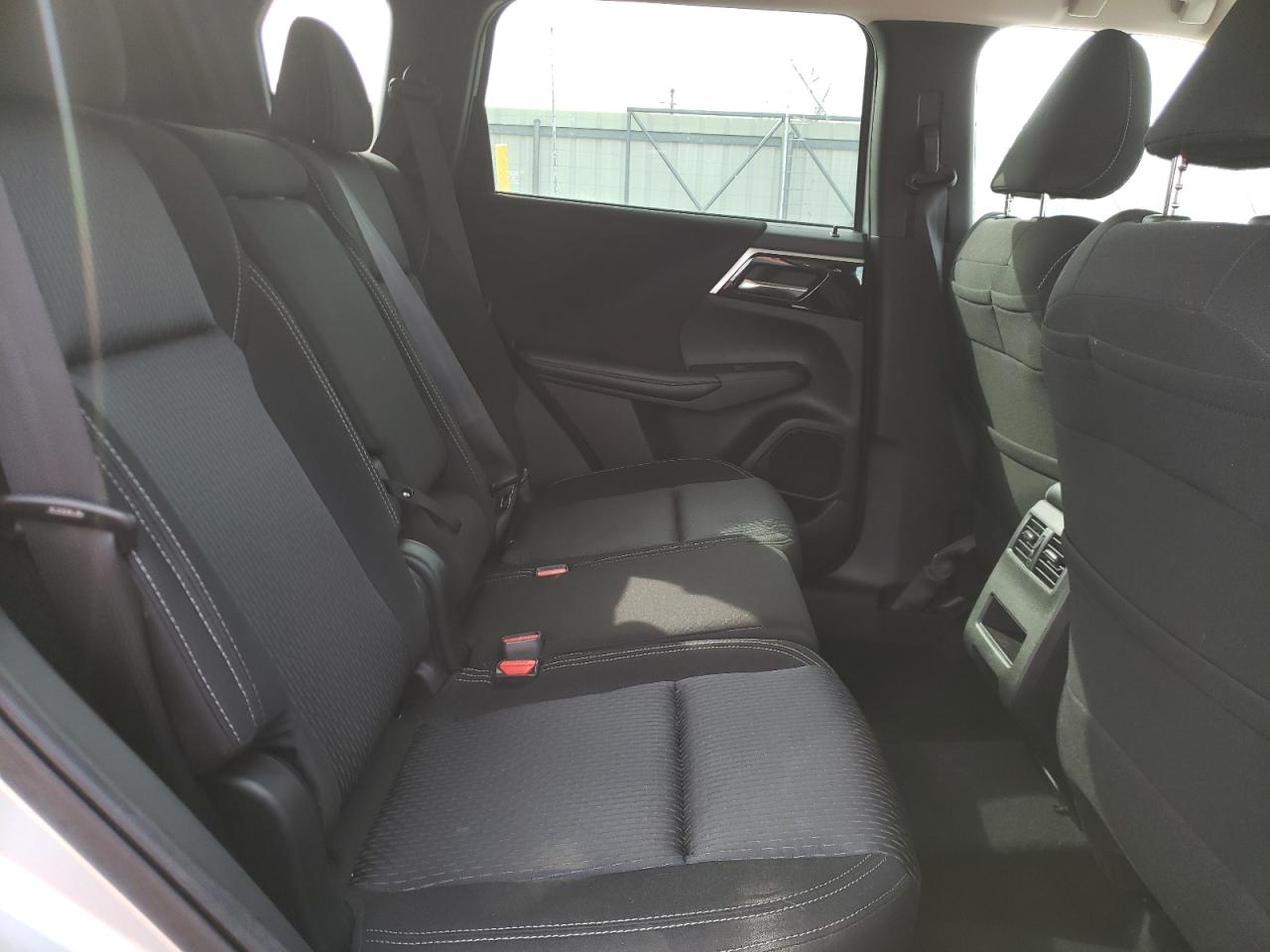 Photo 6 from auction – 2022 MITSUBISHI OUTLANDER with VIN JA4J4TA88NZ045179