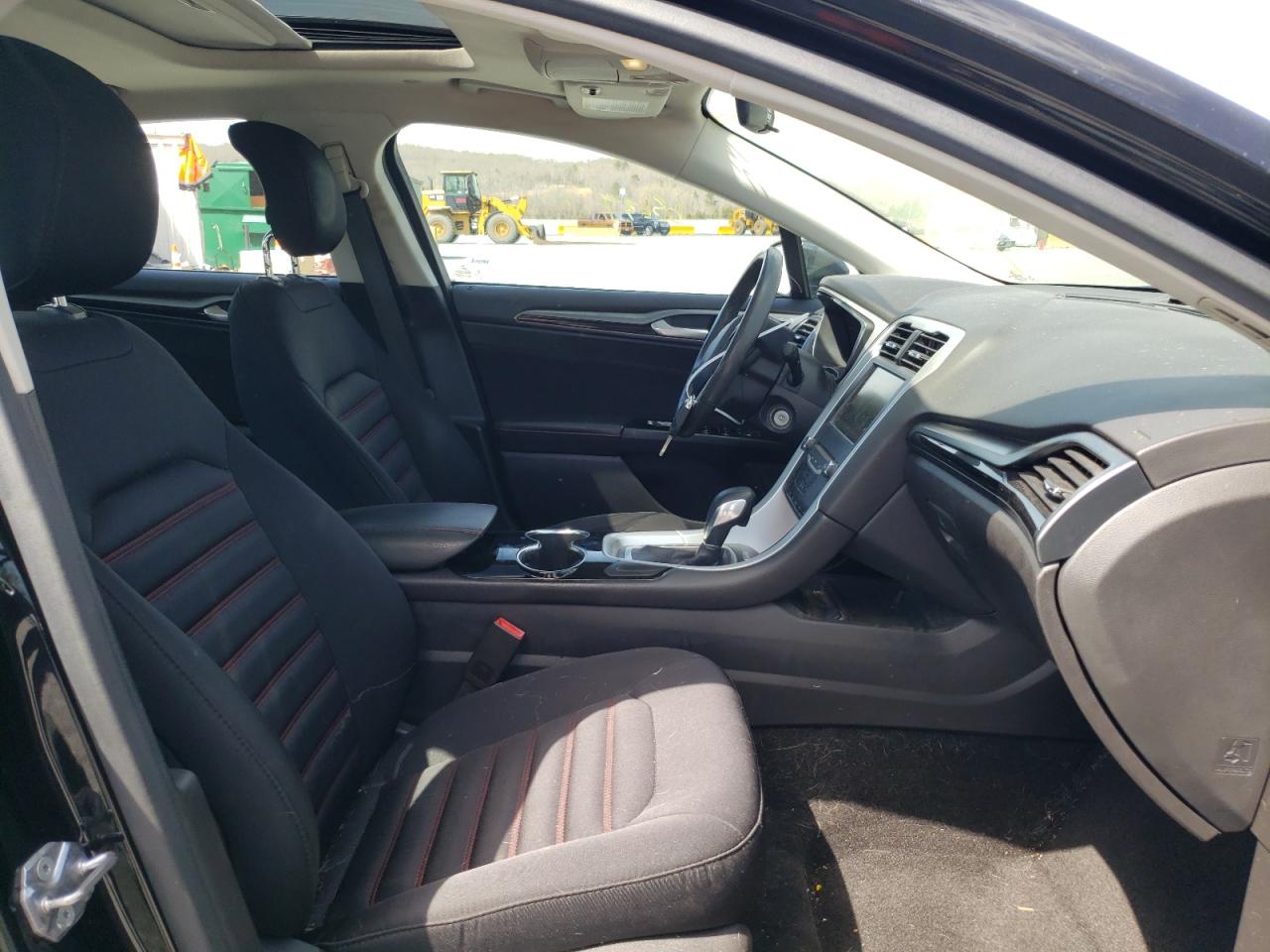 Photo 5 from auction – 2015 FORD FUSION SE with VIN 3FA6P0LU1FR149052