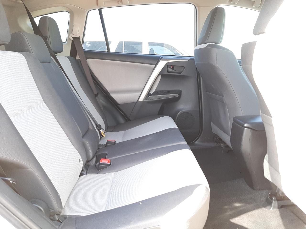 Photo 6 from auction – 2014 TOYOTA RAV4 LE with VIN JTMZFREV8EJ019606
