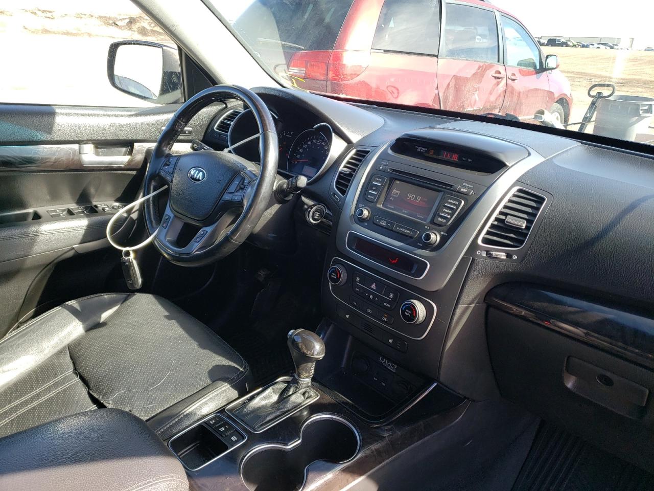 Photo 9 from auction – 2014 KIA SORENTO EX with VIN 5XYKUDA72EG484805