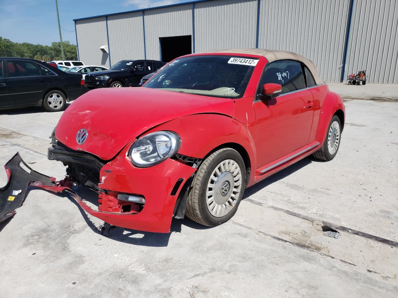 Photo 2 from auction – 2014 VOLKSWAGEN BEETLE with VIN 3VW5X7AT2EM805843