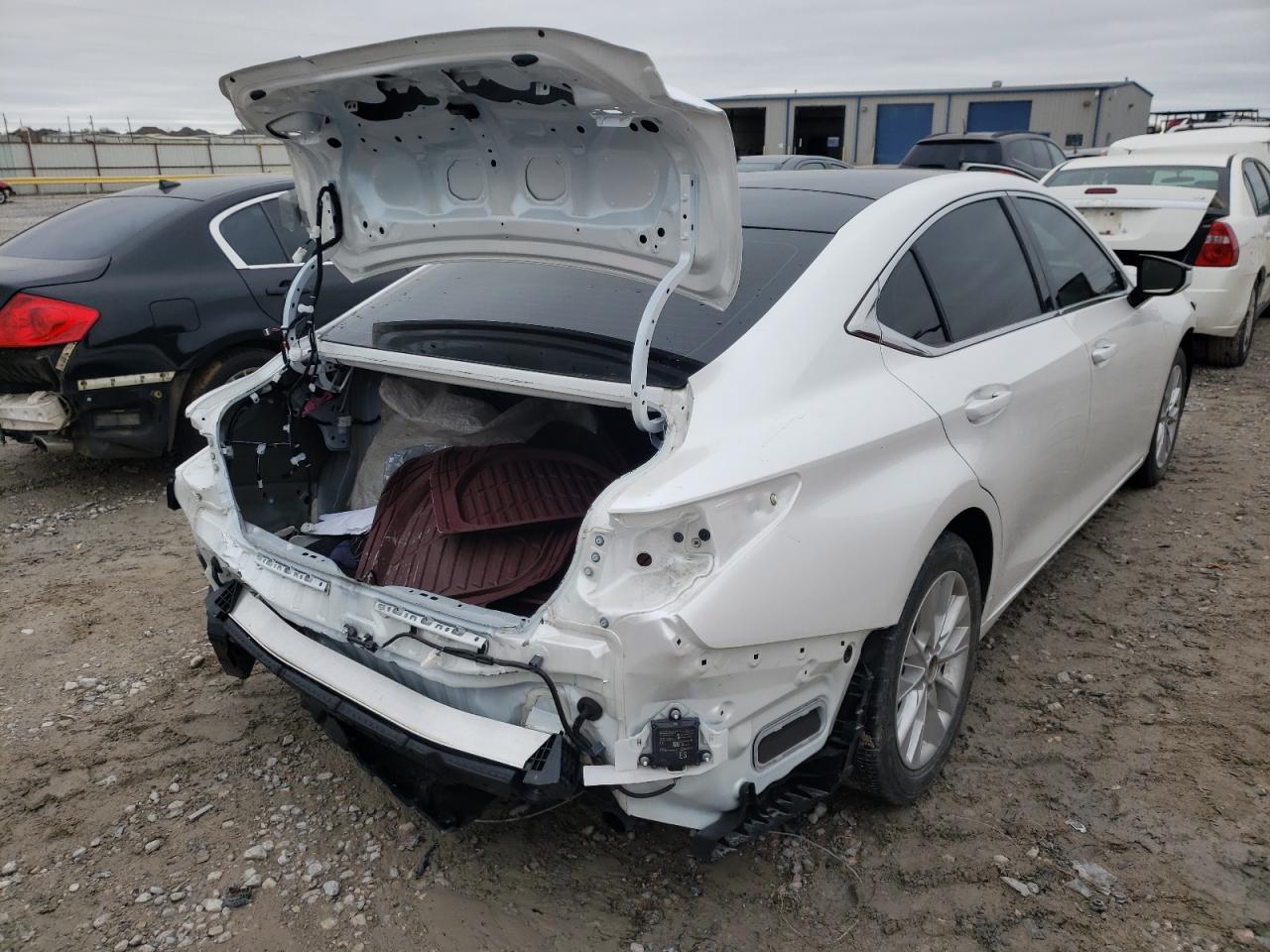 Photo 4 from auction – 2019 LEXUS ES 350 with VIN 58ABZ1B11KU020803
