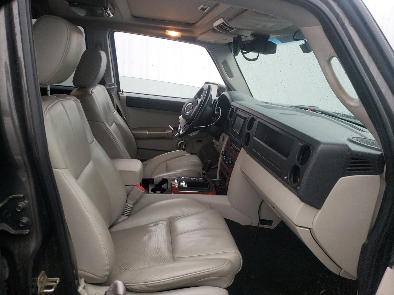Photo 5 from auction – 2006 JEEP COMMANDER with VIN 1J8HG58266C125165