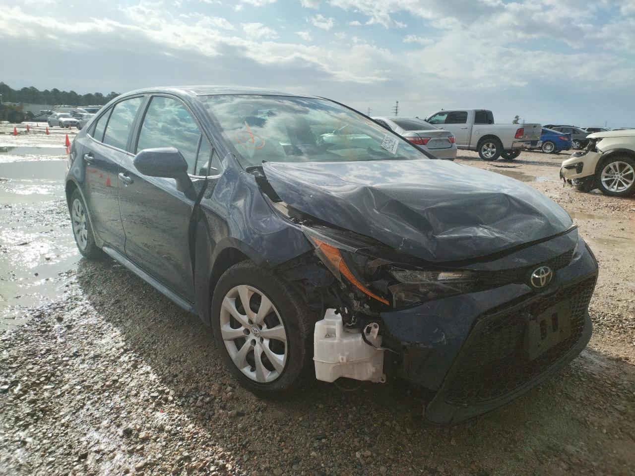 Photo 1 from auction – 2020 TOYOTA COROLLA LE with VIN 5YFEPRAE2LP098376
