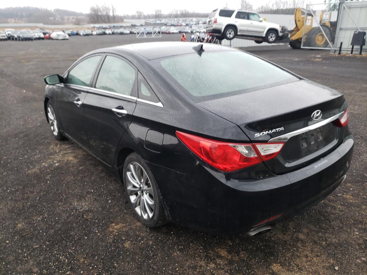 Photo 3 from auction – 2013 HYUNDAI SONATA SE with VIN 5NPEC4AC6DH556061