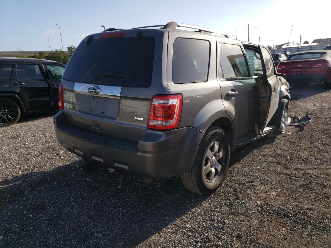 Photo 4 from auction – 2012 FORD ESCAPE LIM with VIN 1FMCU0EG9CKA92236