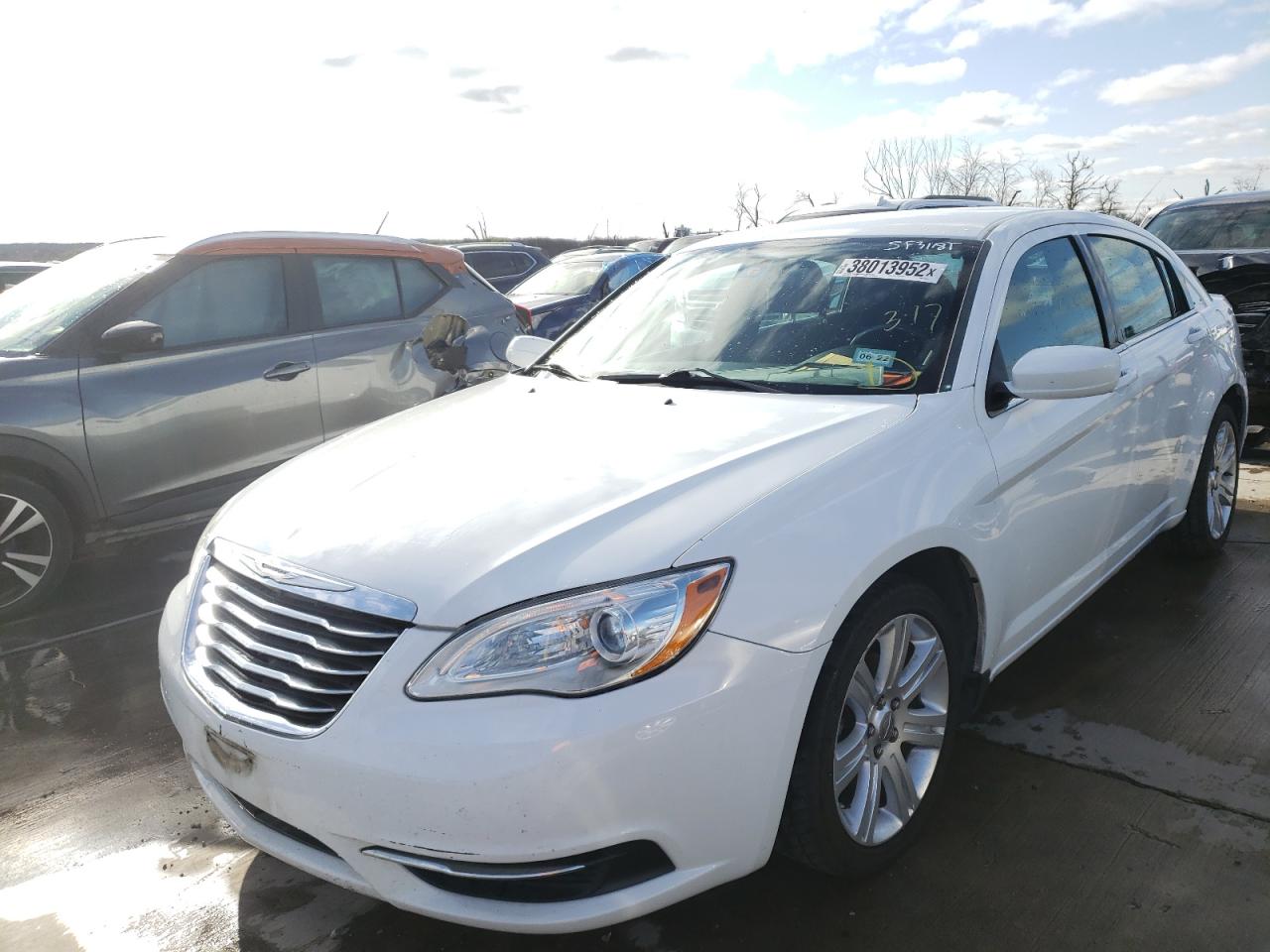 Photo 2 from auction – 2014 CHRYSLER 200 TOURIN with VIN 1C3CCBBBXEN137511