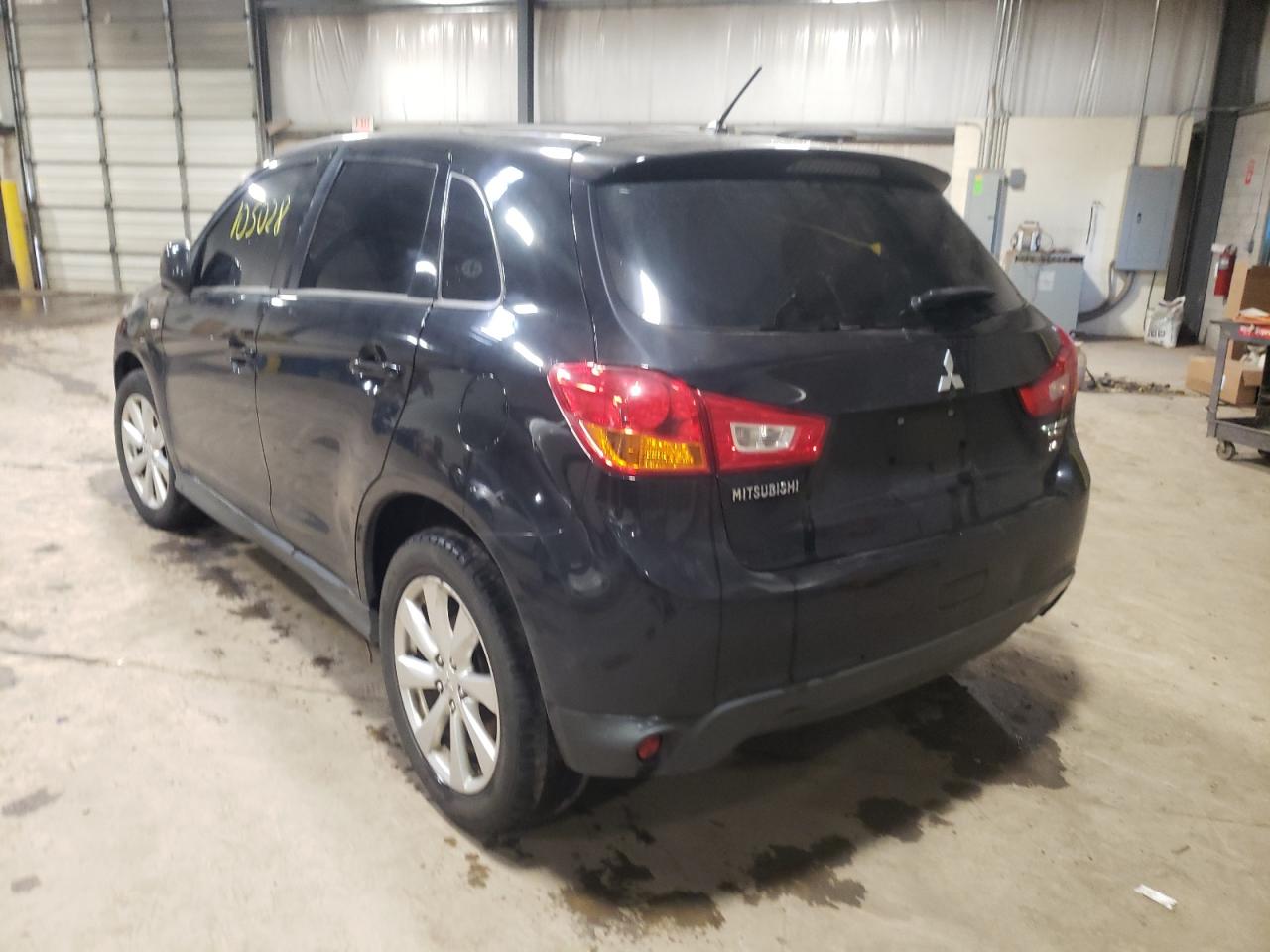 Photo 3 from auction – 2015 MITSUBISHI OUTLANDER with VIN 4A4AP3AW1FE050981