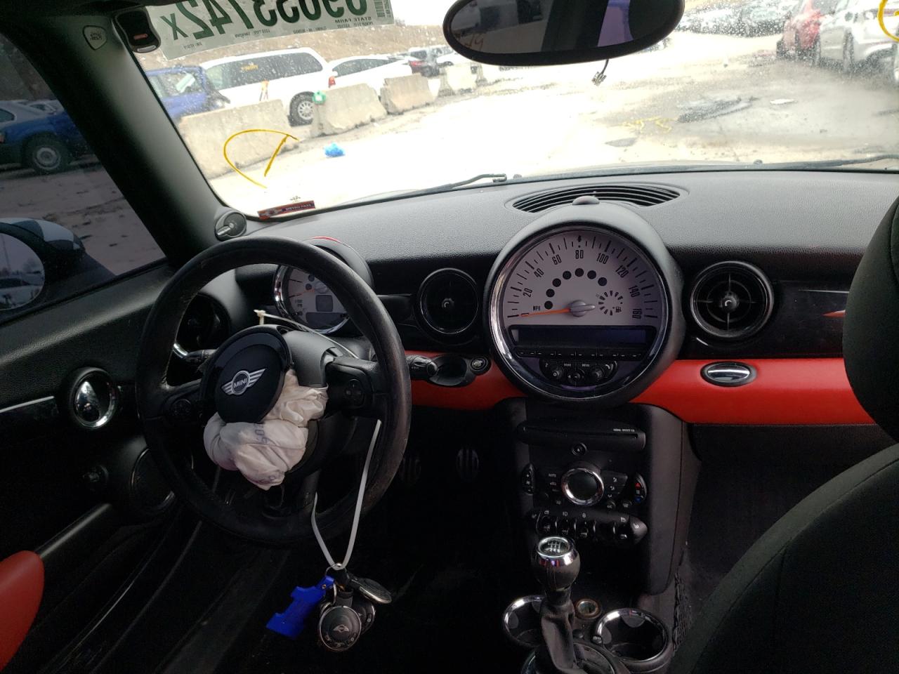 Photo 9 from auction – 2011 MINI COOPER S with VIN WMWSV3C59BTY21079