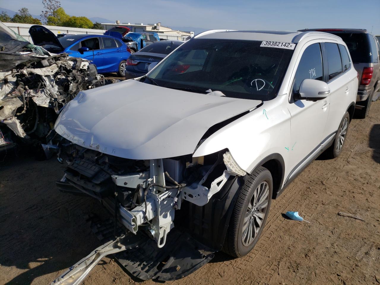 Photo 2 from auction – 2020 MITSUBISHI OUTLANDER with VIN JA4AD3A30LZ004269