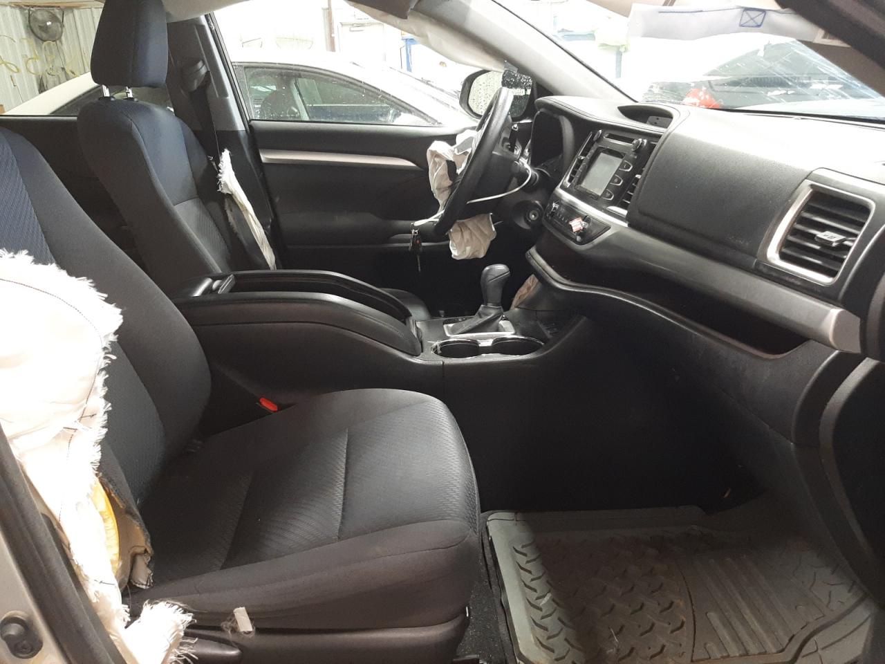 Zdjęcie 5 z aukcji – 2014 TOYOTA HIGHLANDER z VIN 5TDZKRFH1ES016392