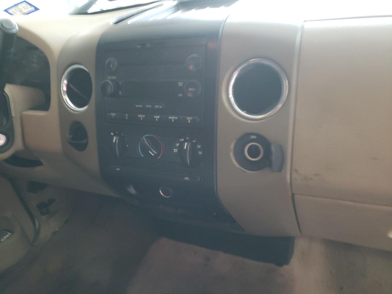 Photo 9 from auction – 2004 FORD F150 with VIN 1FTRX12WX4NC23956