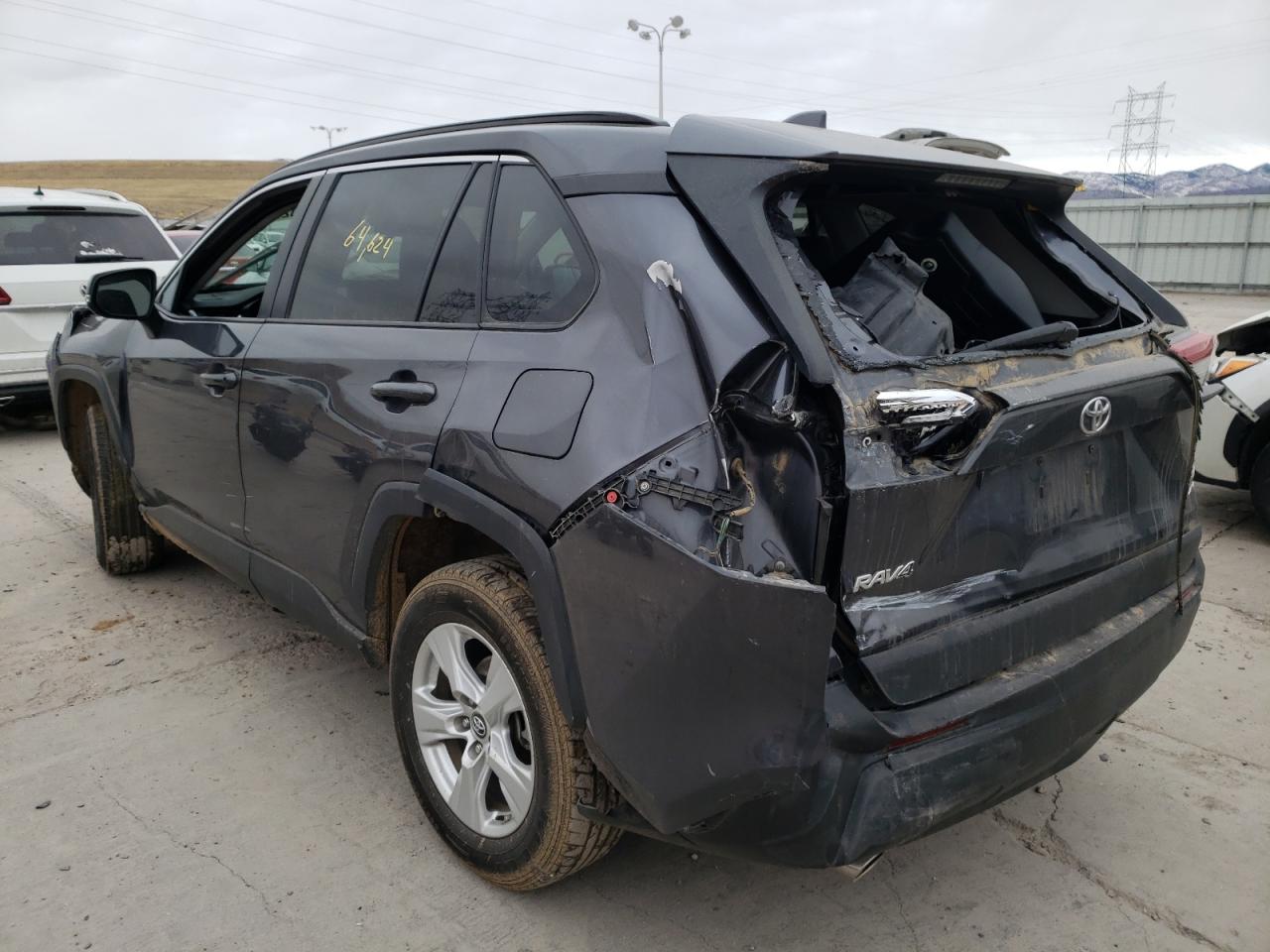 Photo 3 from auction – 2019 TOYOTA RAV4 XLE with VIN 2T3P1RFV5KW059062