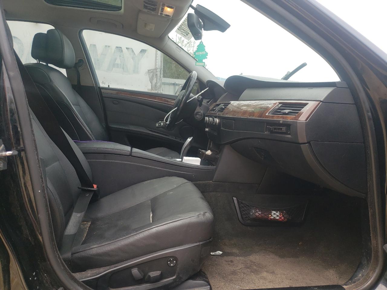 Photo 5 from auction – 2010 BMW 528 I with VIN WBANU5C50AC128279