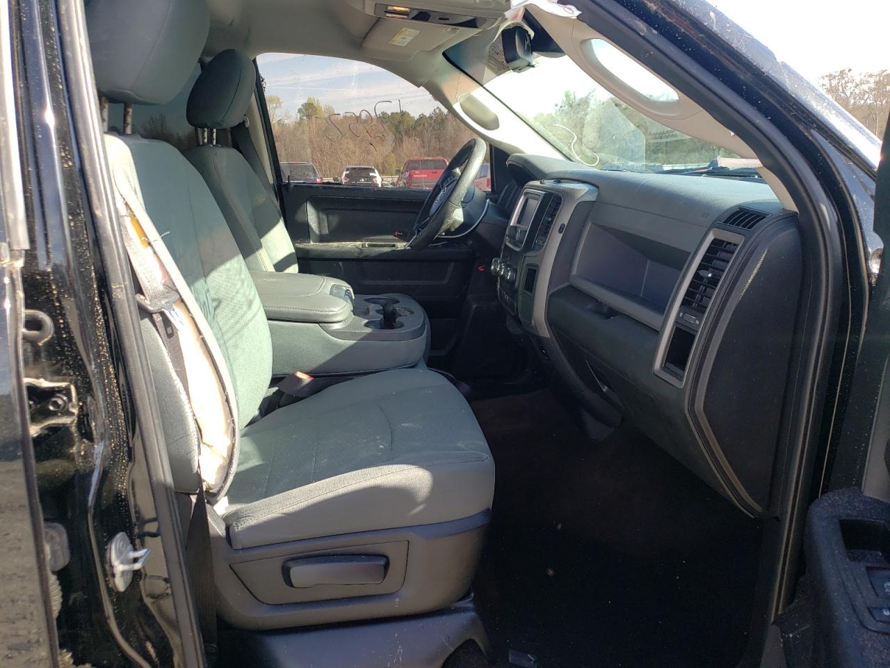 Photo 5 from auction – 2014 RAM 1500 ST with VIN 1C6RR6KG6ES435182