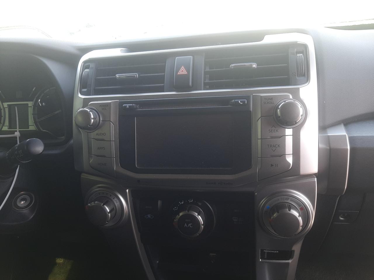 Photo 9 from auction – 2018 TOYOTA 4RUNNER SR with VIN JTEBU5JR8J5590746