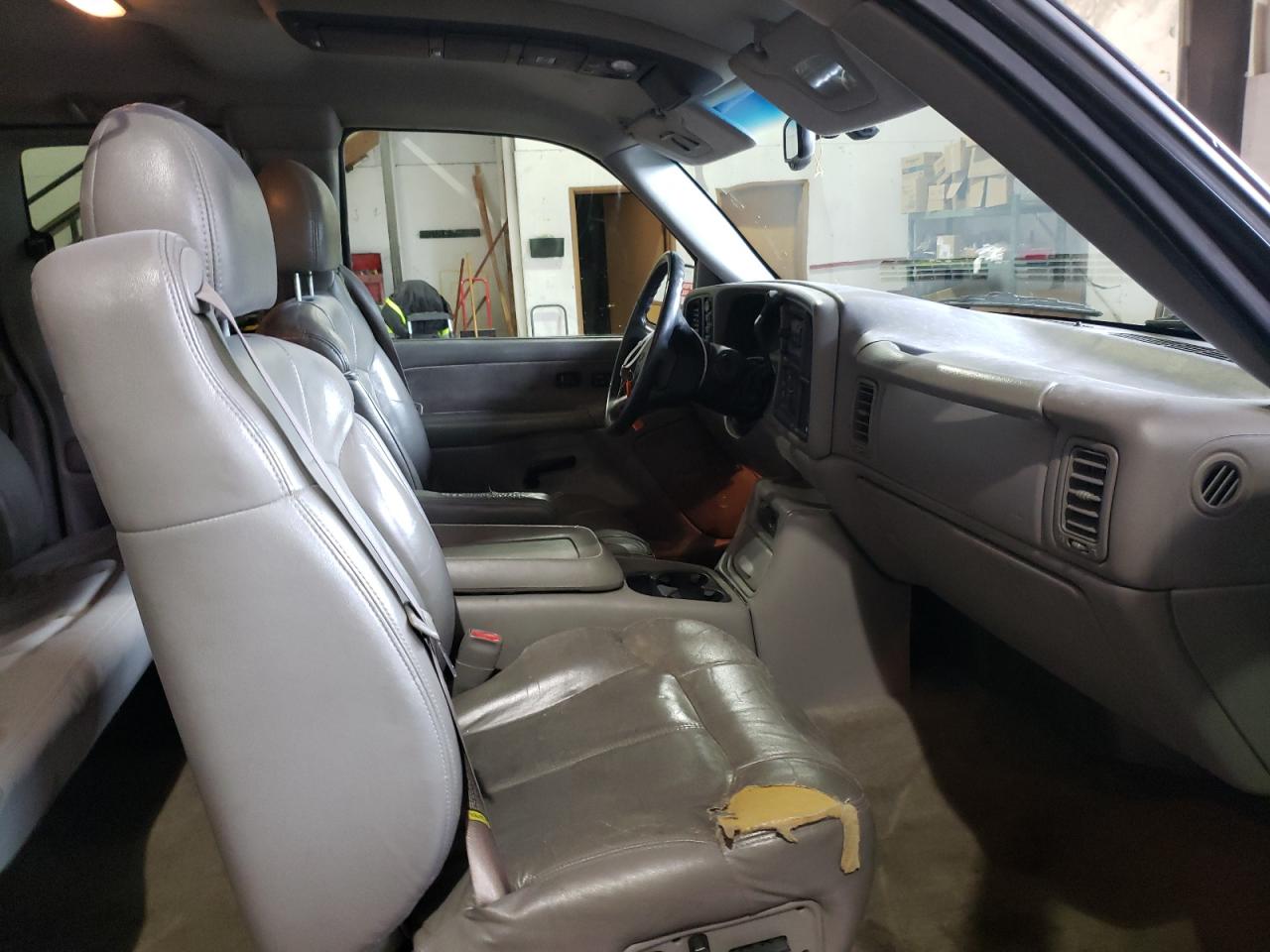 Photo 5 from auction – 2001 CHEVROLET SILVERADO with VIN 1GCEK19T11Z101595