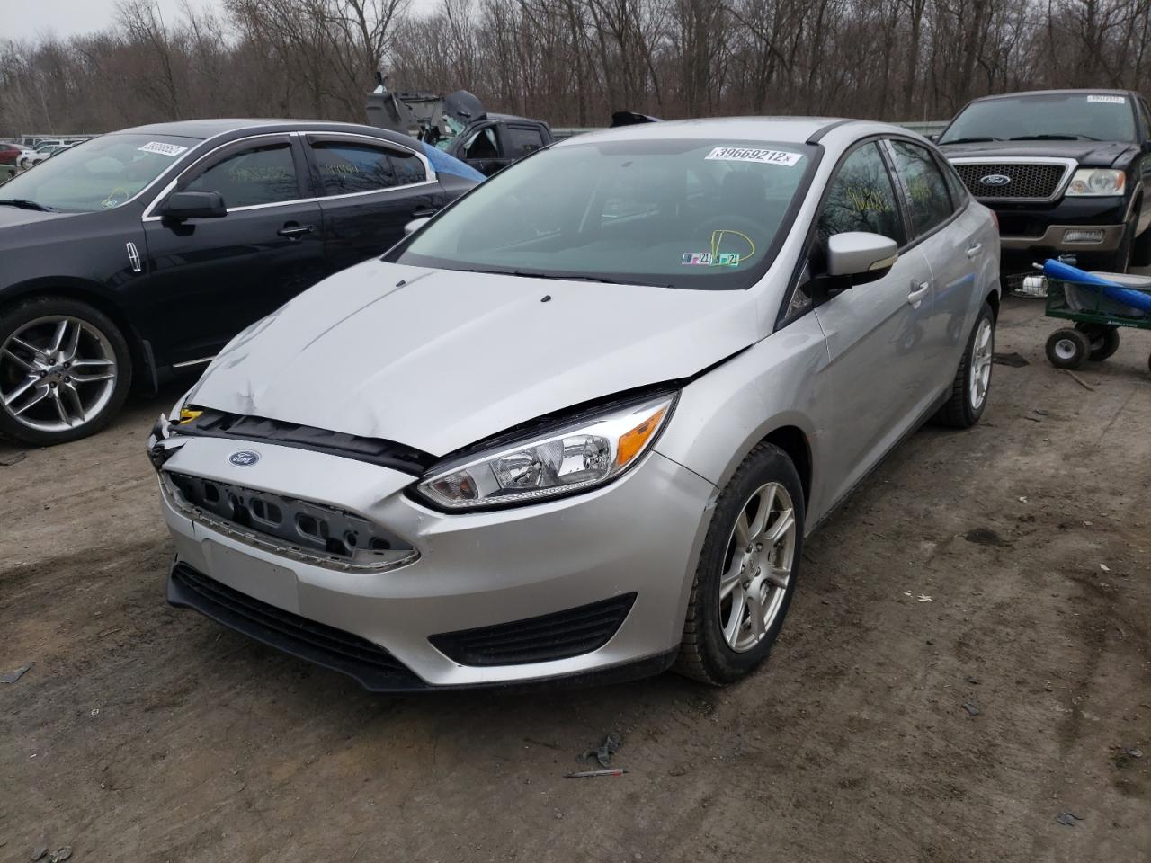 Photo 2 from auction – 2015 FORD FOCUS SE with VIN 1FADP3F23FL334365