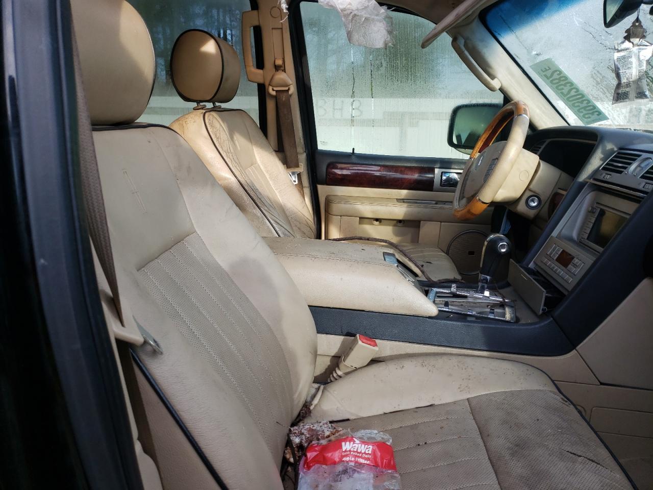 Photo 18 from auction – 2006 LINCOLN NAVIGATOR with VIN 5LMFU27586LJ06286
