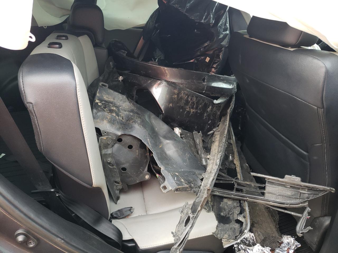 Photo 6 from auction – 2017 TOYOTA RAV4 LIMIT with VIN 2T3DFREV3HW619028