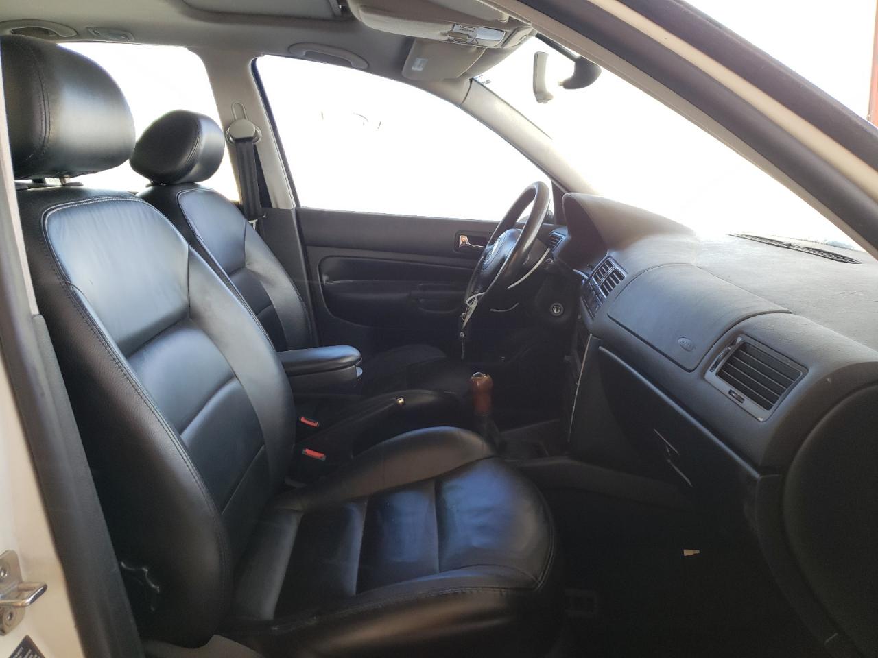 Photo 5 from auction – 2000 VOLKSWAGEN JETTA GLX with VIN 3VWTE29M7YM107343