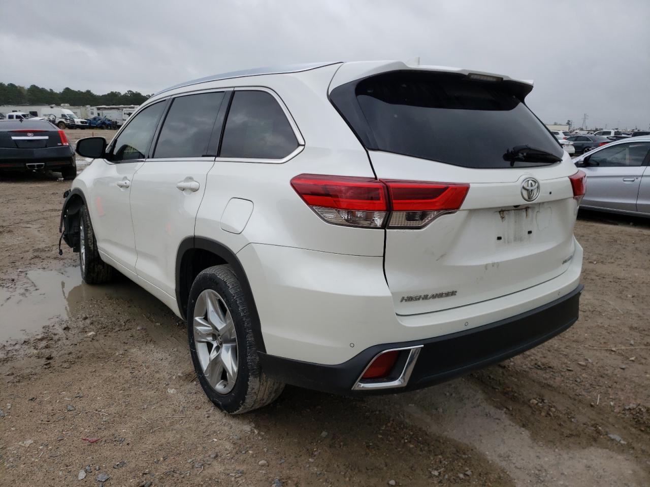 Photo 3 from auction – 2018 TOYOTA HIGHLANDER with VIN 5TDYZRFH9JS283426
