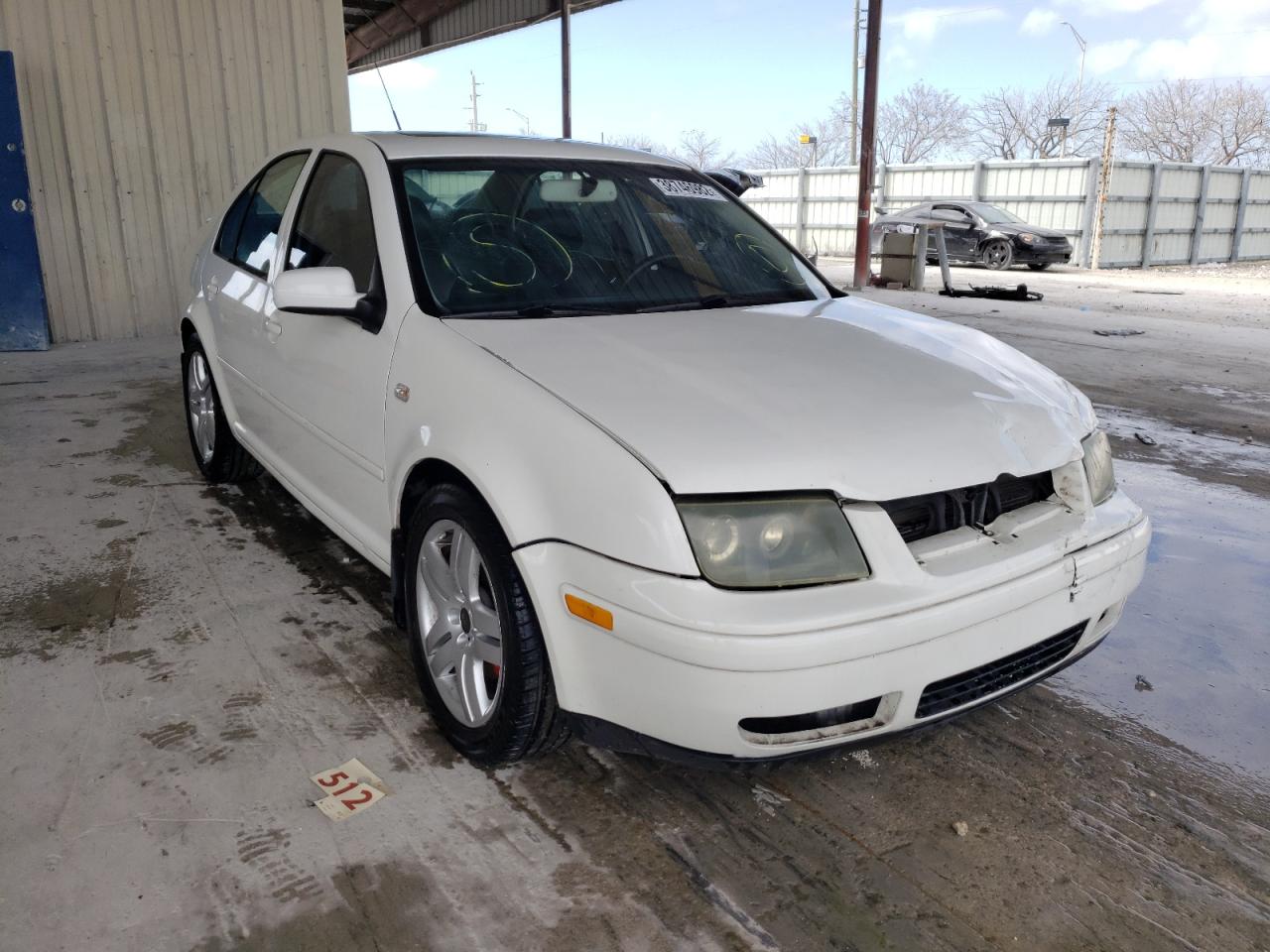 VOLKSWAGEN JETTA GLX 2000 with VIN 3VWTE29M7YM107343 - Photo from auction
