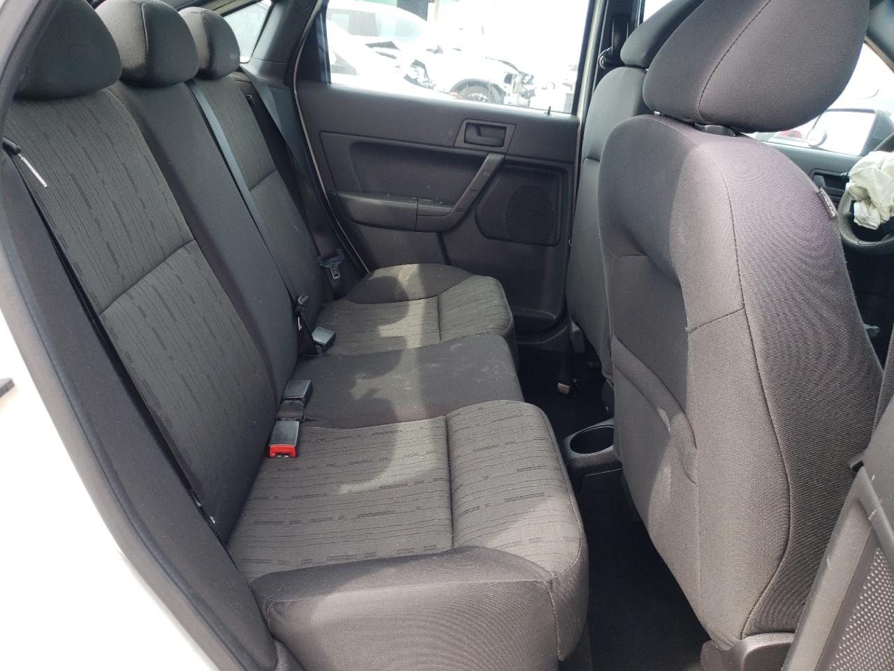 Photo 6 from auction – 2011 FORD FOCUS SE with VIN 1FAHP3FNXBW168625
