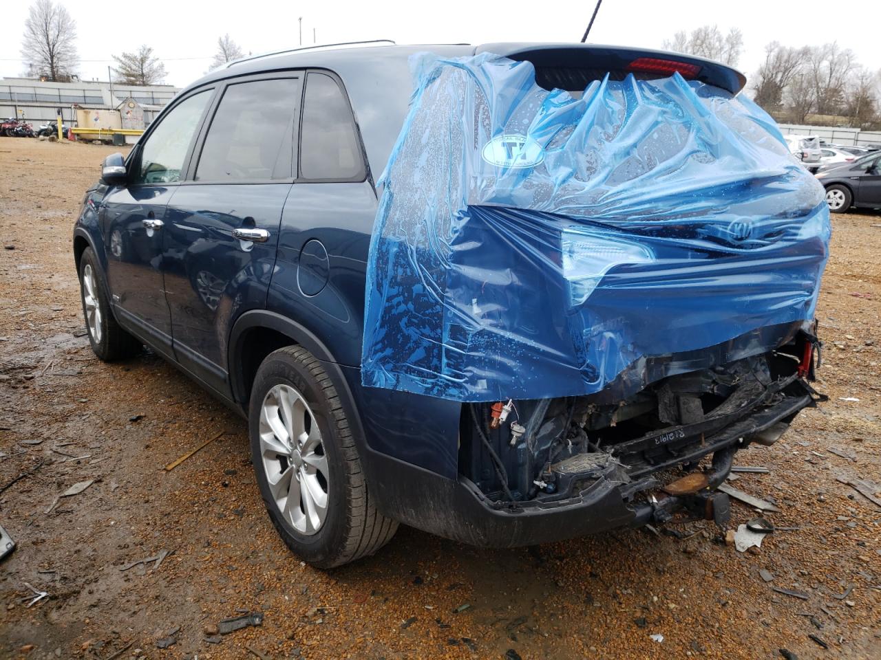 Photo 3 from auction – 2014 KIA SORENTO EX with VIN 5XYKUDA71EG502615