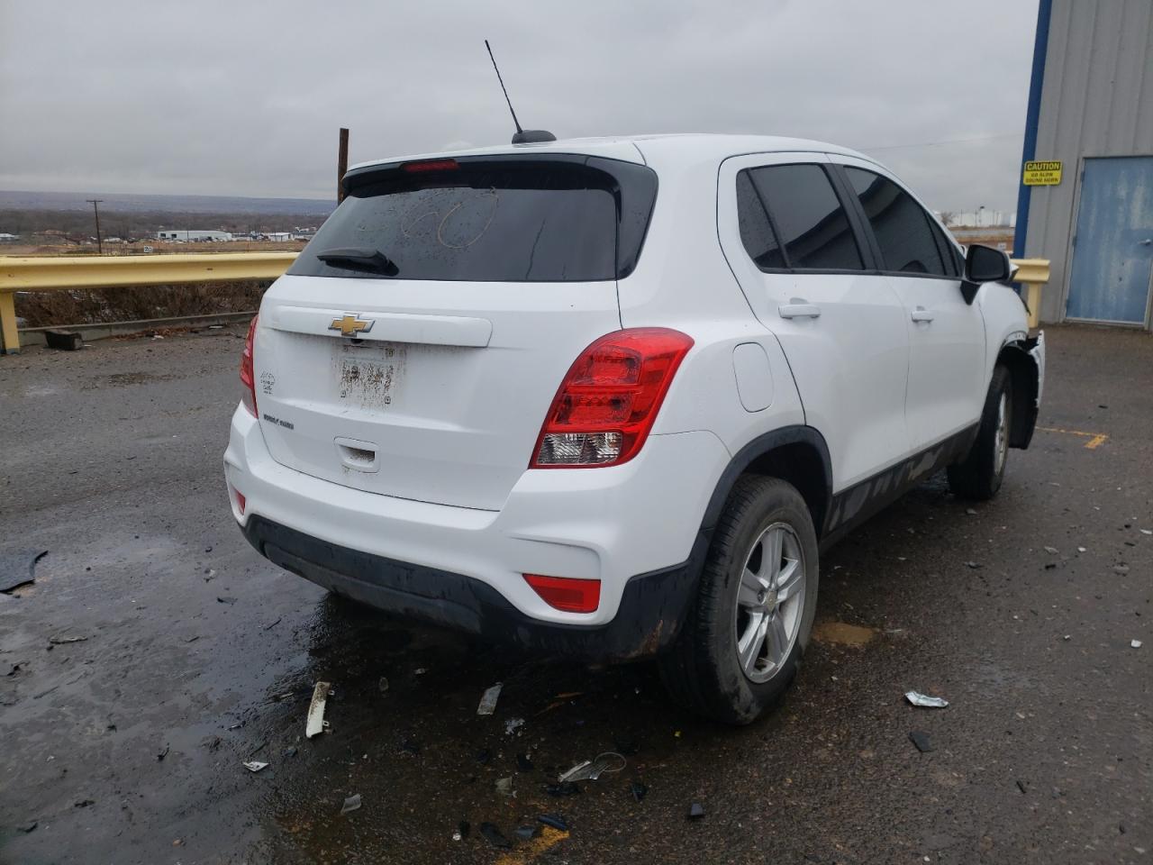 Photo 4 from auction – 2020 CHEVROLET TRAX LS with VIN 3GNCJNSB6LL173106