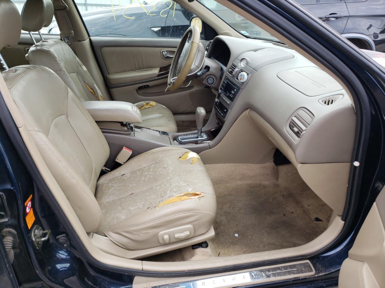 Photo 5 from auction – 2001 INFINITI I30 with VIN JNKCA31A61T031030
