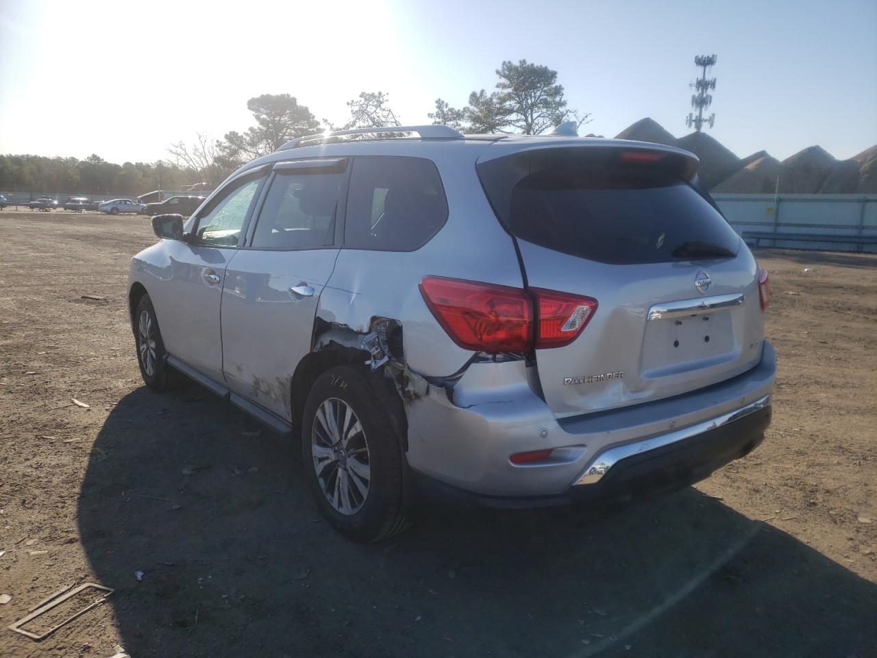Photo 3 from auction – 2019 NISSAN PATHFINDER with VIN 5N1DR2MM2KC629949