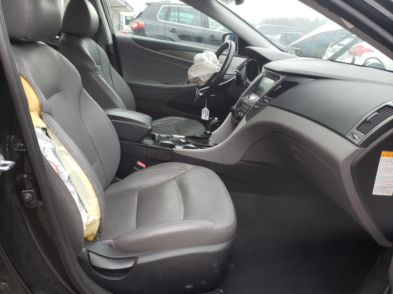 Photo 5 from auction – 2013 HYUNDAI SONATA HYB with VIN KMHEC4A49DA096907