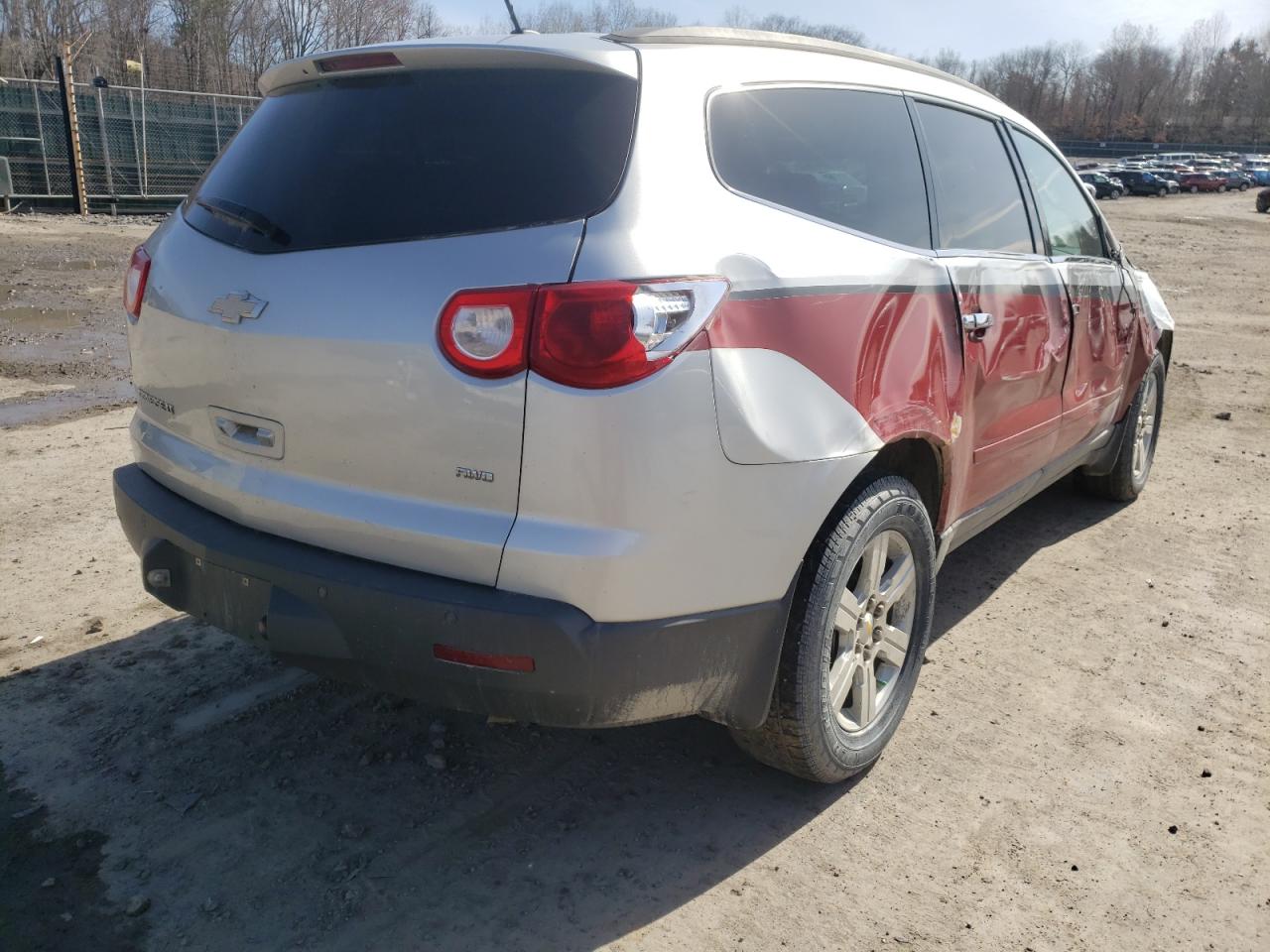 Photo 4 from auction – 2010 CHEVROLET TRAVERSE L with VIN 1GNLVGED8AS126221