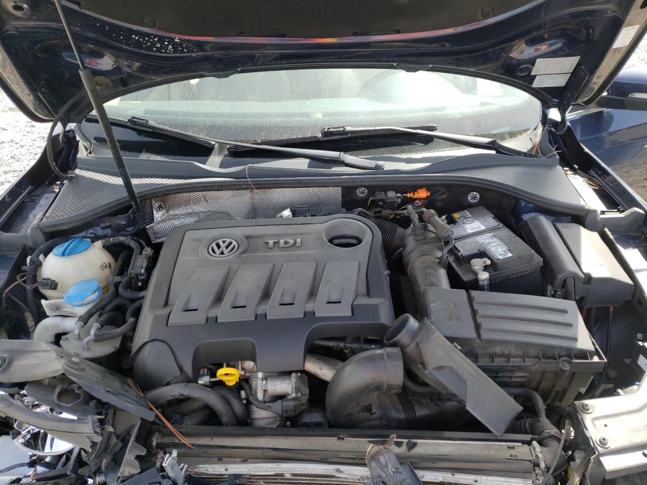 Photo 7 from auction – 2014 VOLKSWAGEN PASSAT SE with VIN 1VWBN7A31EC012463