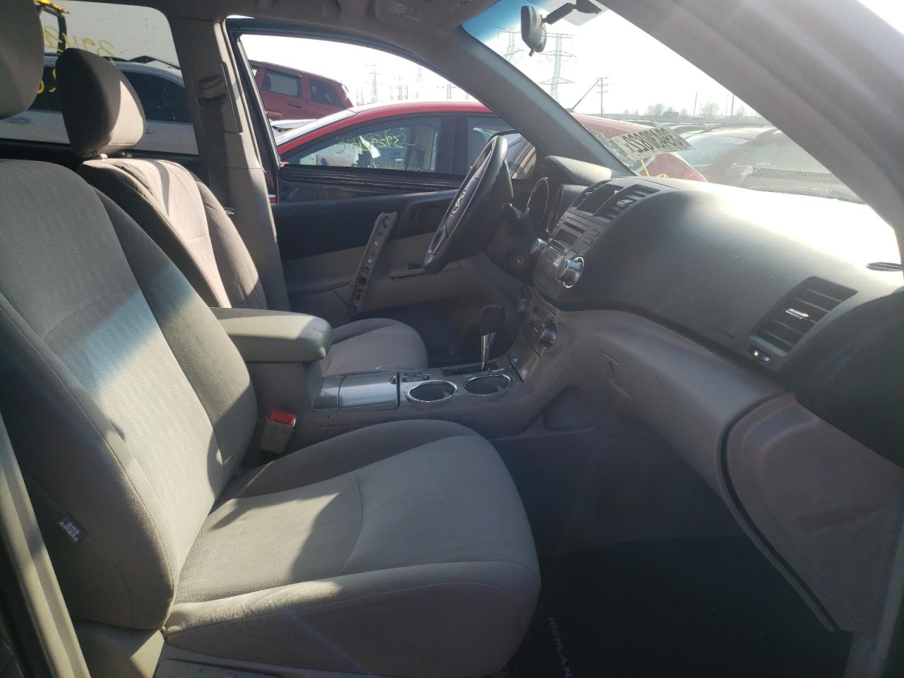 Photo 5 from auction – 2012 TOYOTA HIGHLANDER with VIN 5TDBK3EH2CS160000