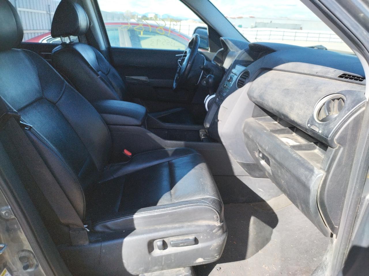 Photo 5 from auction – 2011 HONDA PILOT EXL with VIN 5FNYF4H55BB027983