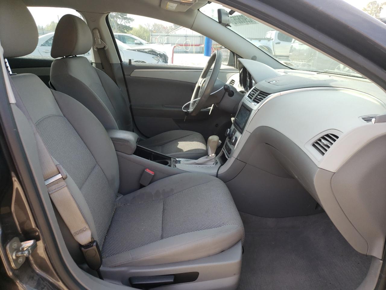Photo 5 from auction – 2012 CHEVROLET MALIBU LS with VIN 1G1ZA5EU0CF395501