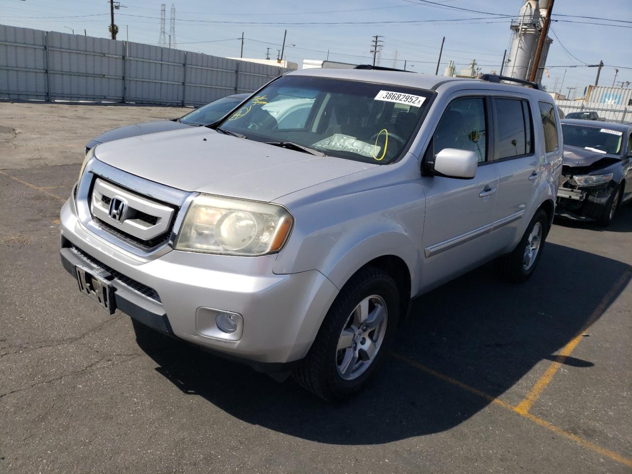 Photo 2 from auction – 2011 HONDA PILOT EX with VIN 5FNYF3H48BB039434