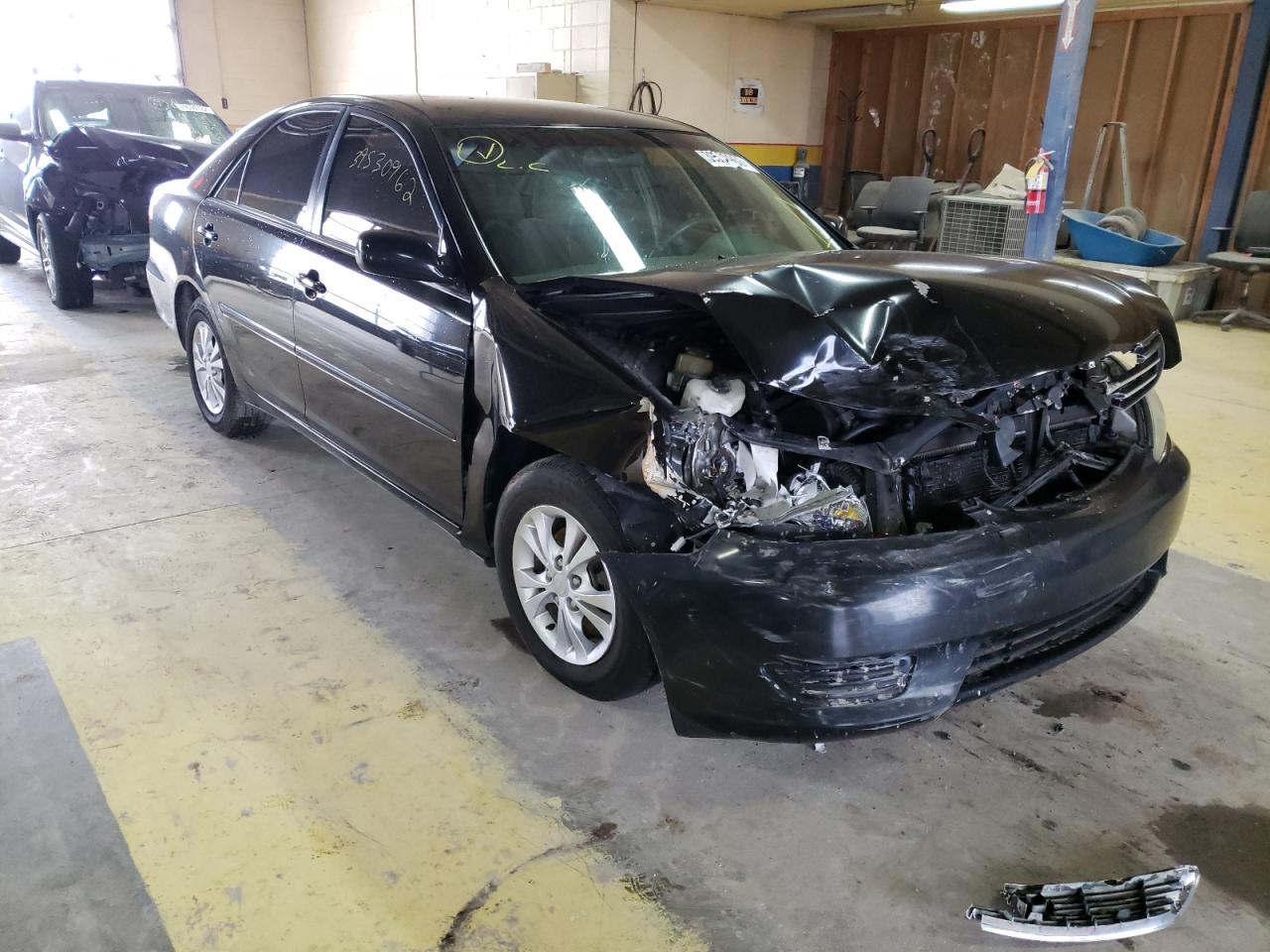 TOYOTA CAMRY LE 2006 with VIN 4T1BF32K36U117656 - Photo from auction