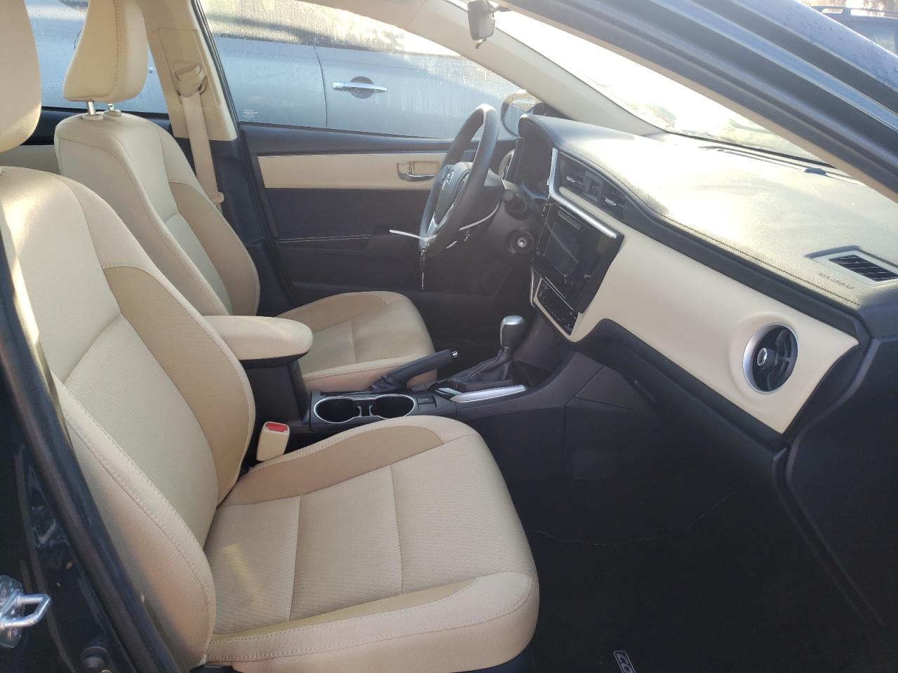 Photo 5 from auction – 2018 TOYOTA COROLLA L with VIN 2T1BURHE0JC995646