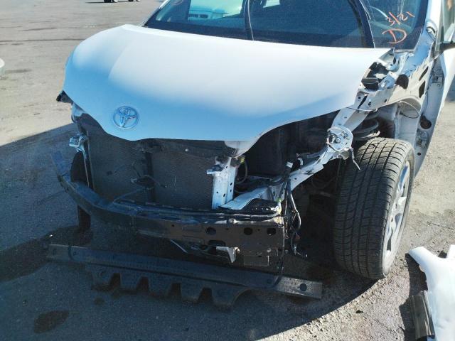 Photo 9 from auction – 2017 TOYOTA SIENNA SE with VIN 5TDXZ3DC8HS860828